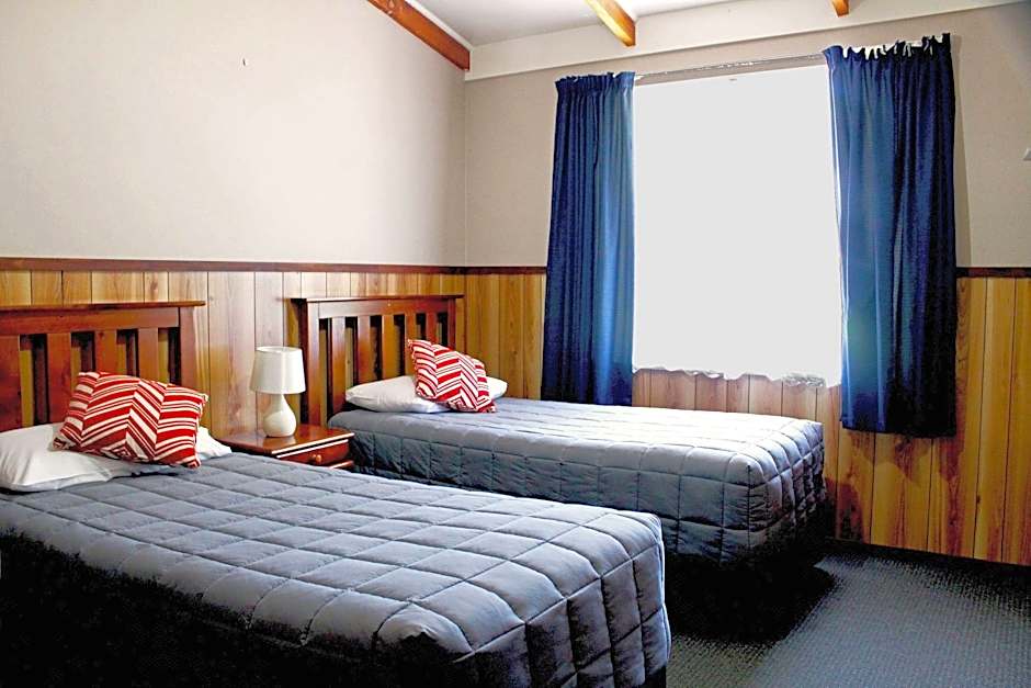 Fairy Springs Motel