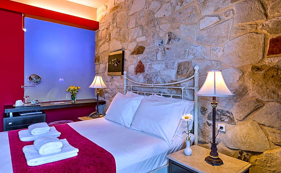 Mistral Hotel - For Solo Travelers