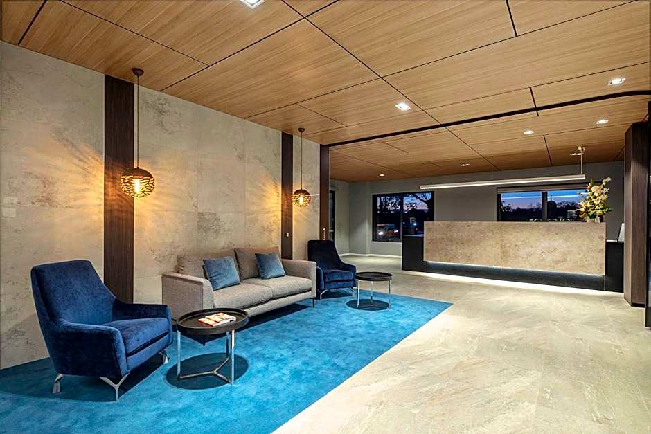 QUALITY HOTEL LAKESIDE