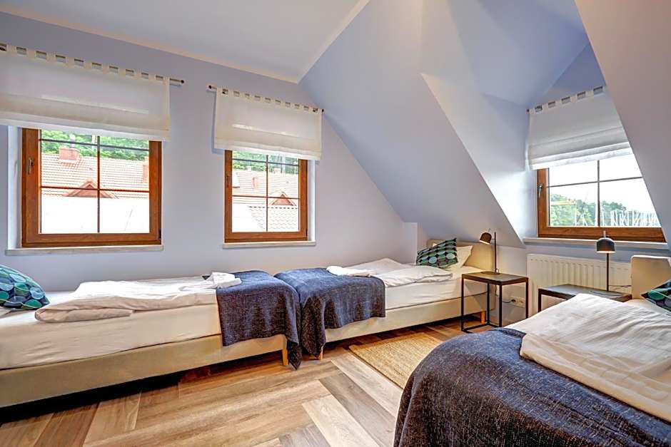 POD DEBEM Kompleks Zeglarsko-Rekreacyjny