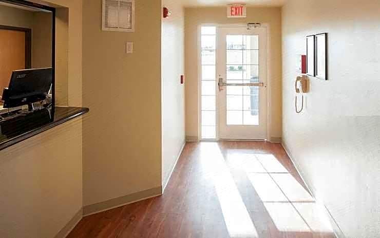 WoodSpring Suites Springfield