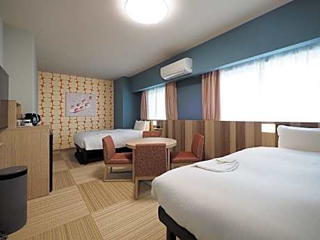 High Floor Family Twin Room - Non-Smoking