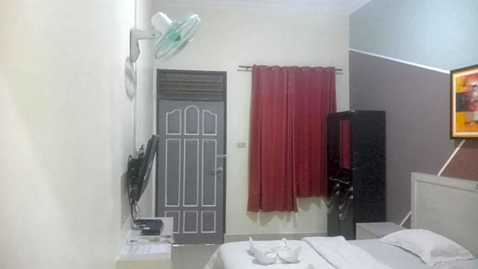 Hotel 78 Parapat Mitra RedDoorz