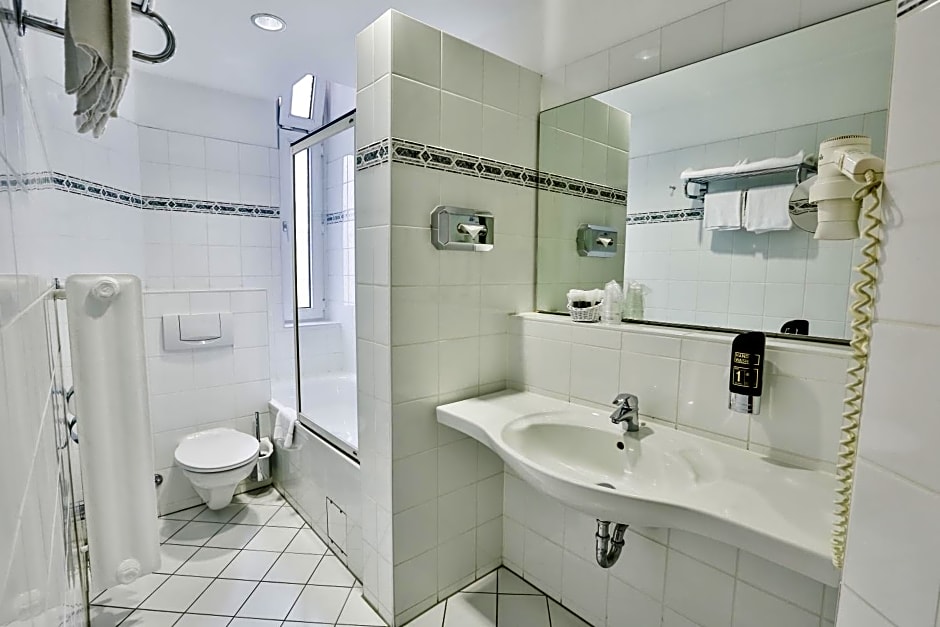 Centro National Frankfurt, Trademark Collection by Wyndham