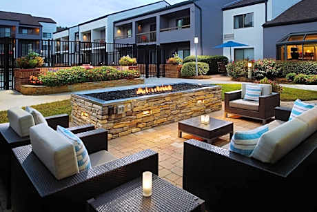Courtyard by Marriott Raleigh Midtown