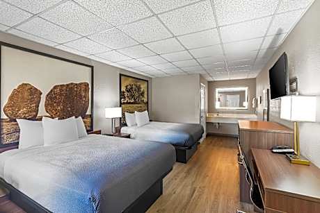Queen Room with Two Queen Beds and Roll-in Shower - Mobility Accessible/Non-Smoking