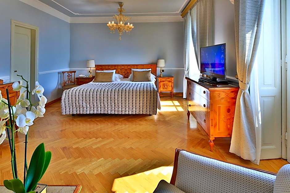 Photo 1 of 4 of Junior Suite, Sea View