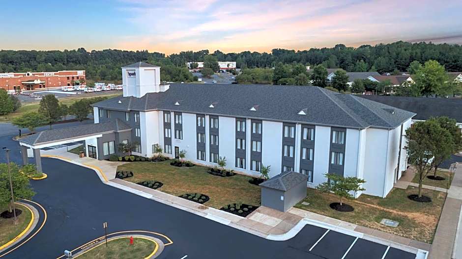 Spark by Hilton Fredericksburg Southpoint