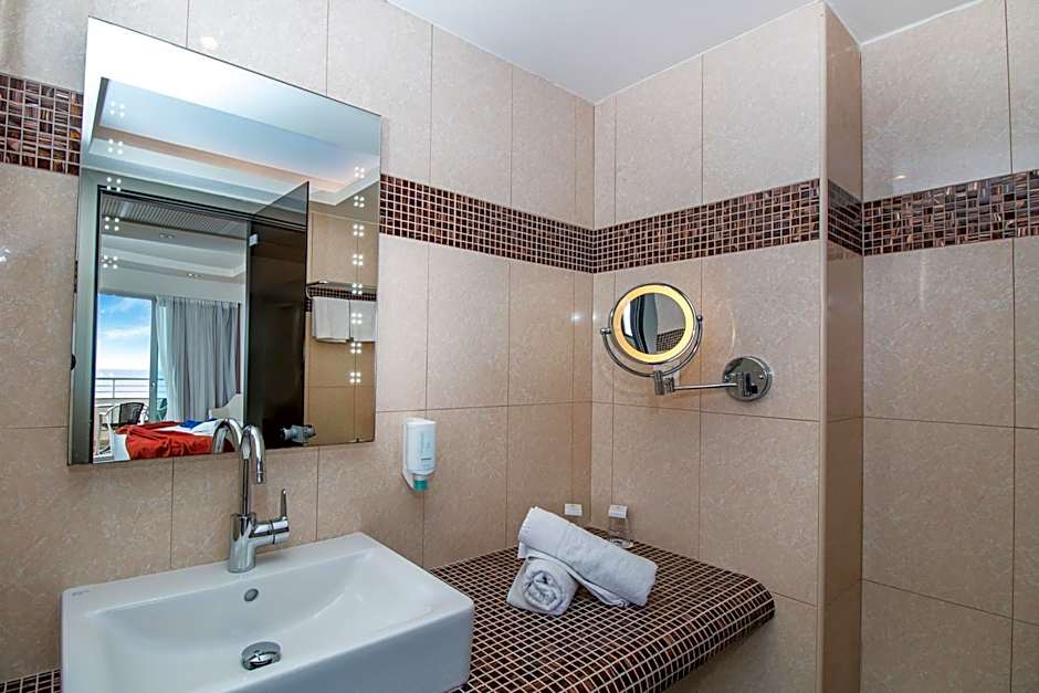 Pegasos Deluxe Beach Hotel