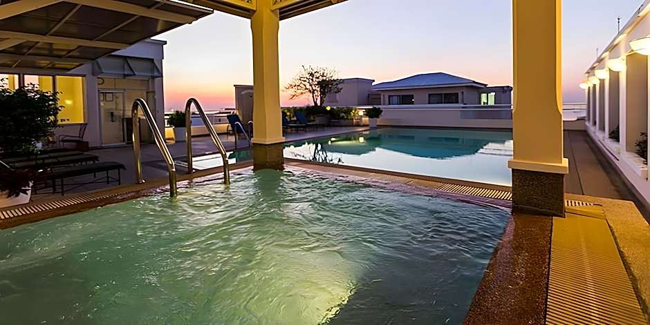 Classic Kameo Hotel and Serviced Apartments Sriracha