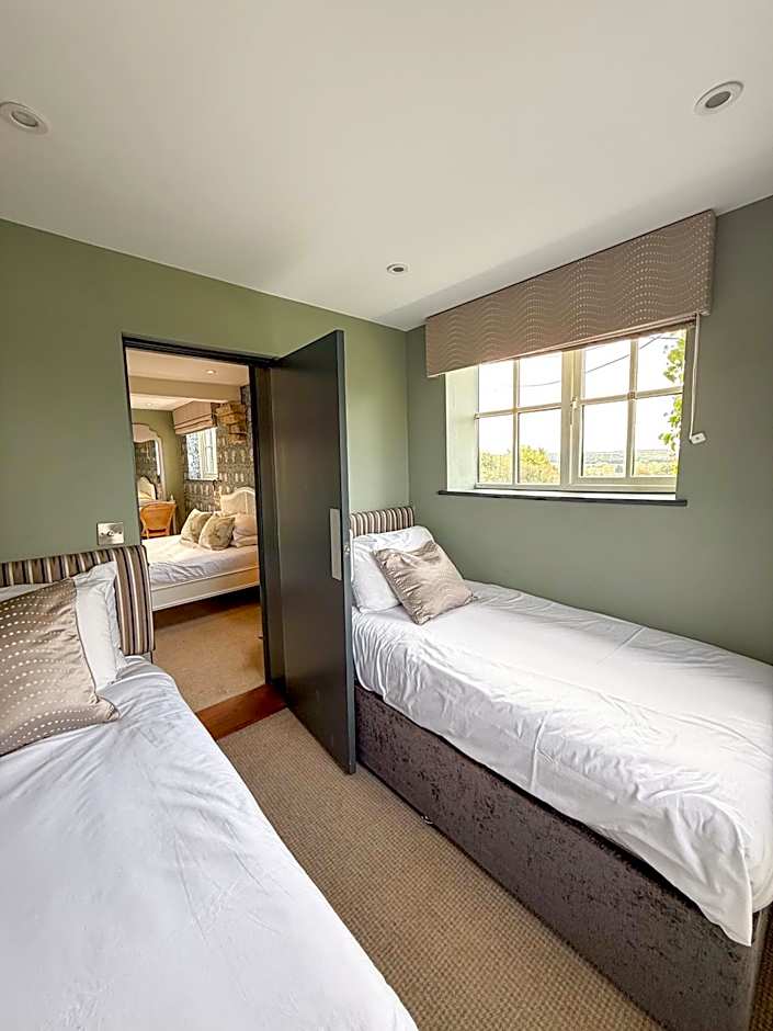 The Crescent Turner Hotel