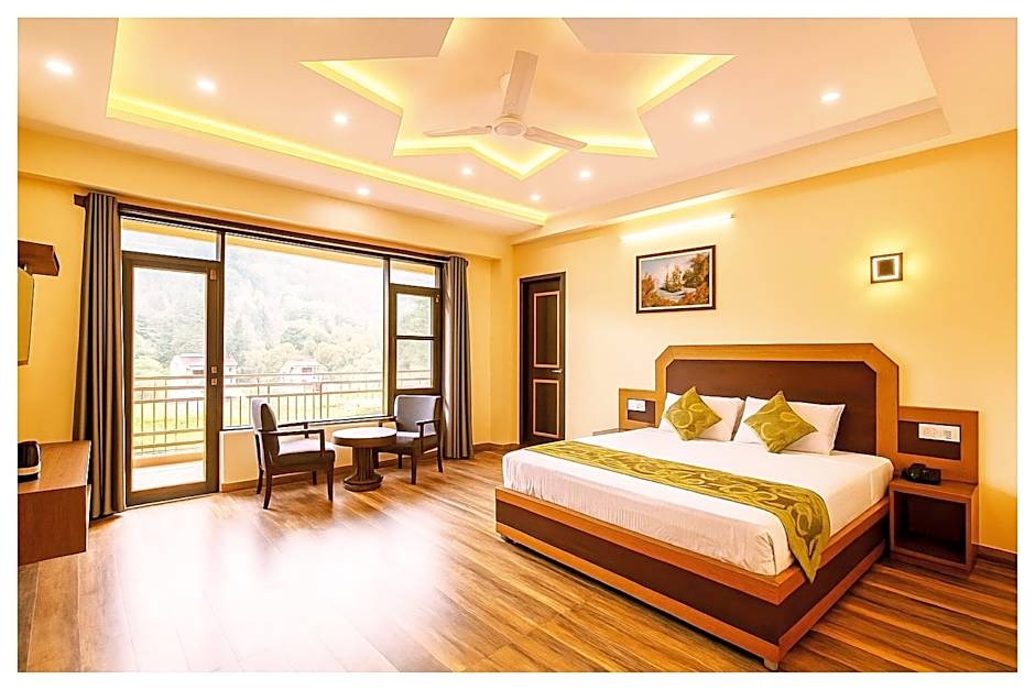 Goroomgo J J Regency Manali