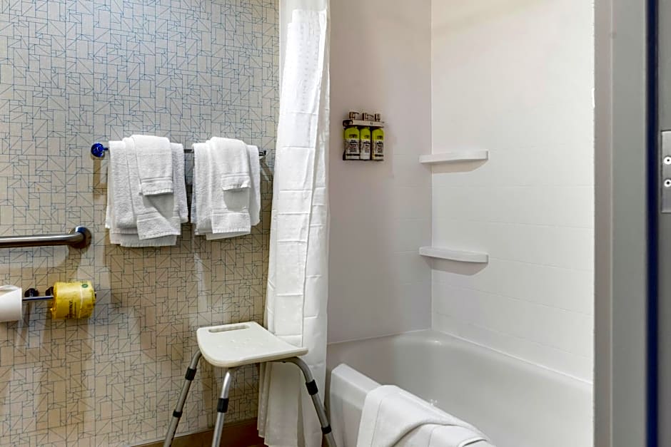 Holiday Inn Express Hotel & Suites Albuquerque Midtown by IHG