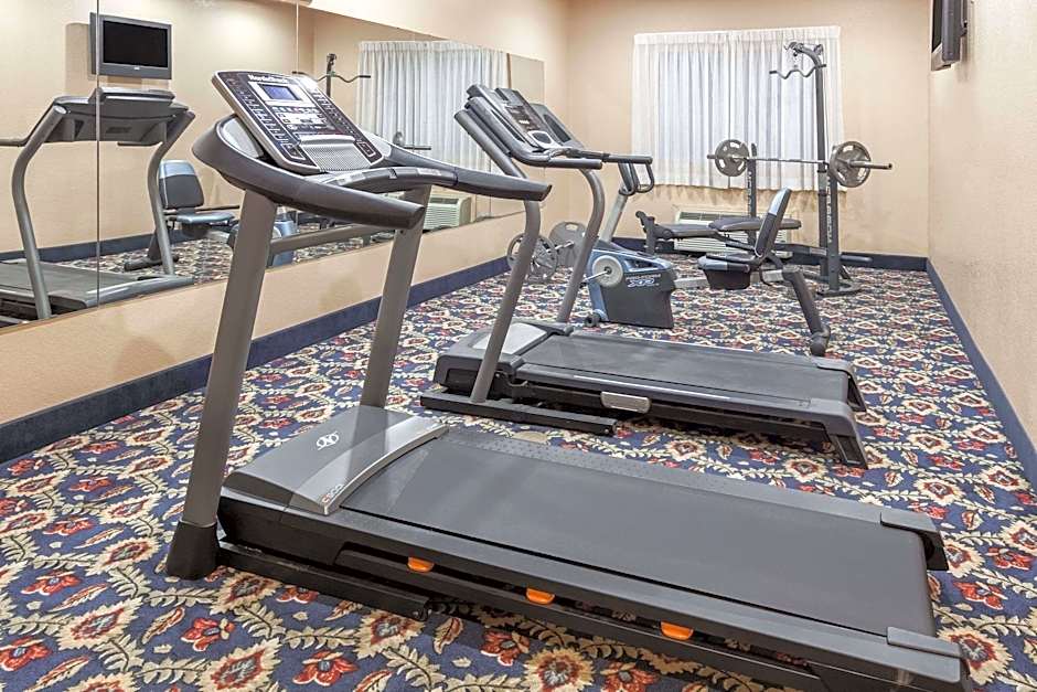 Days Inn & Suites by Wyndham McAlester