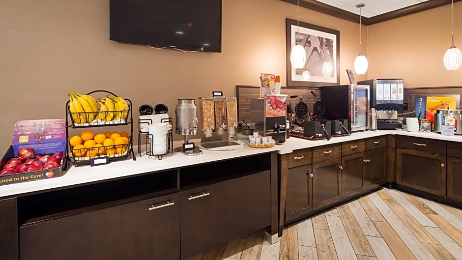 Best Western Plus Kingston Hotel and Conference Center