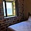 Arapis Rooms & Suites