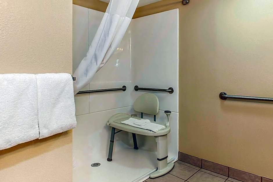 Quality Inn Findlay