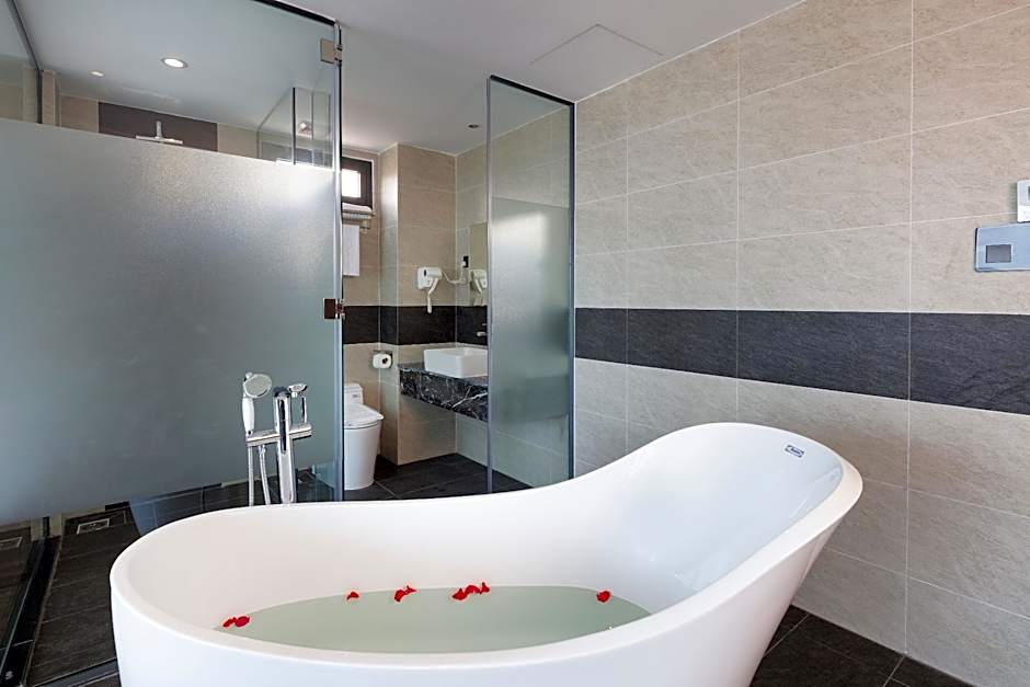 Amber Nha Trang Hotel