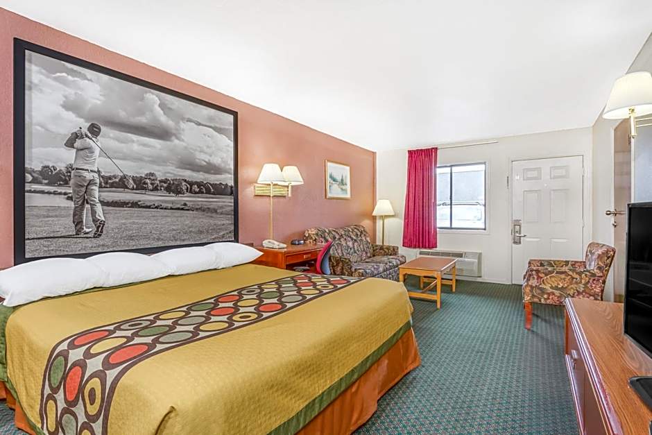 Super 8 by Wyndham Santee