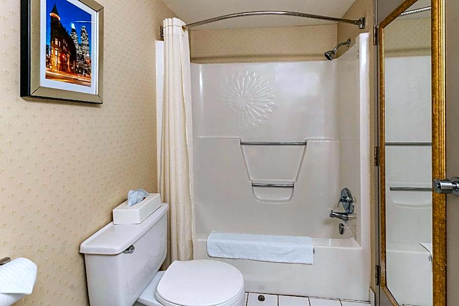 Quality Hotel & Suites