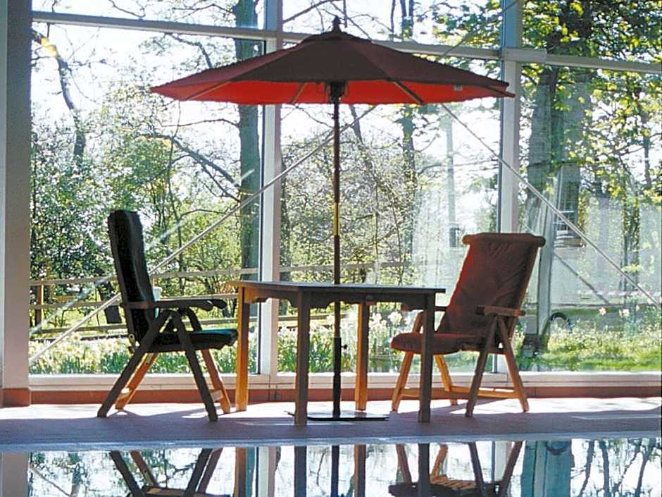 Macdonald Houstoun House