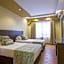 Bidwood Suite Hotel, Opposite Sarit Centre