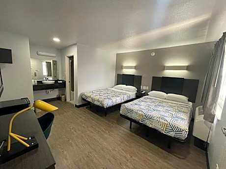 Deluxe Double Room with Two Double Beds - Non-Smoking