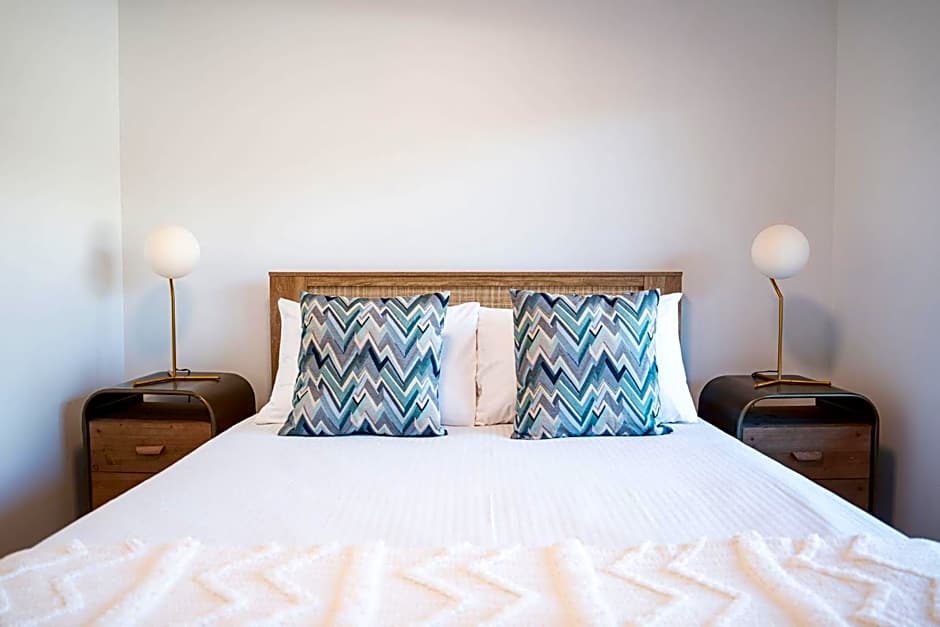 Drop in Condo by Revelstoke Vacations