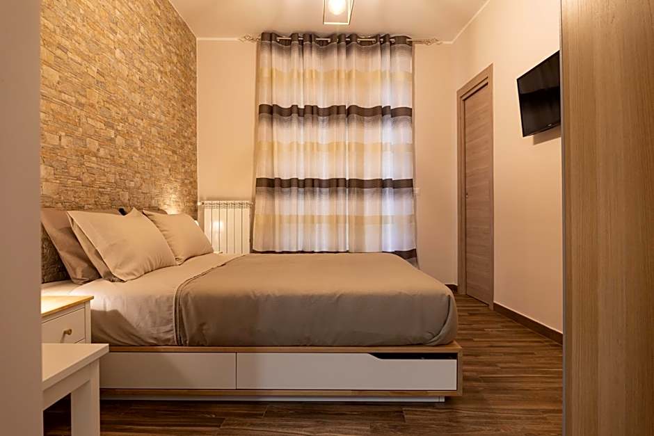 Tizzy Apartment & Rooms