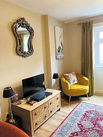 Apartment with Shower