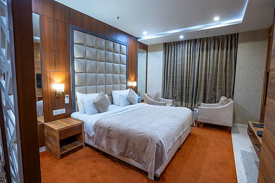 Hide Away Suites