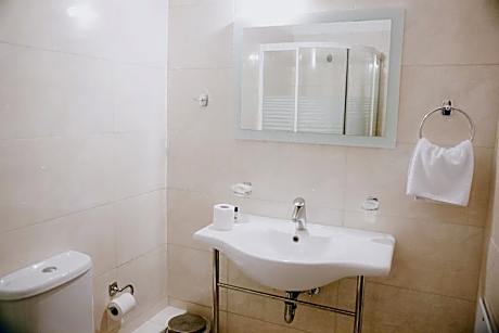 Triple Room with Garden View