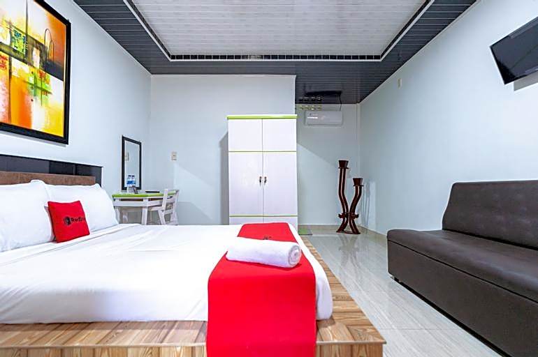 RedDoorz near Universitas Simalungun Pematangsiant