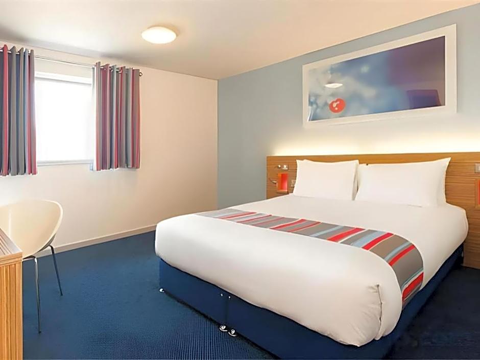 Travelodge Cardiff Central Queen Street