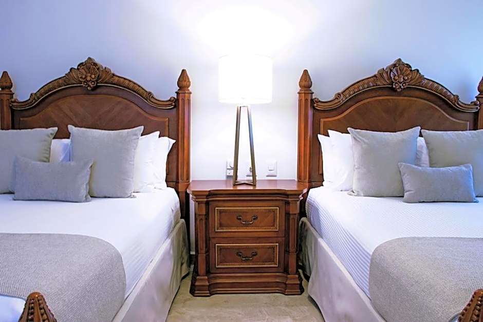 2 Bed 2 Bath, plus one den at Playa Royale Condo 3508, Free WIFI