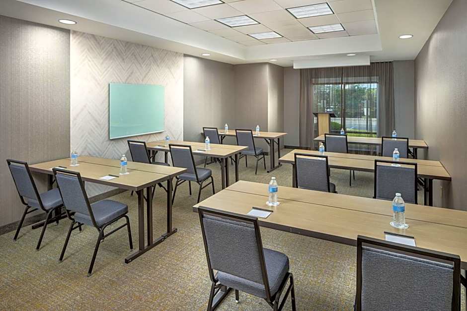 SpringHill Suites by Marriott Newark International Airport