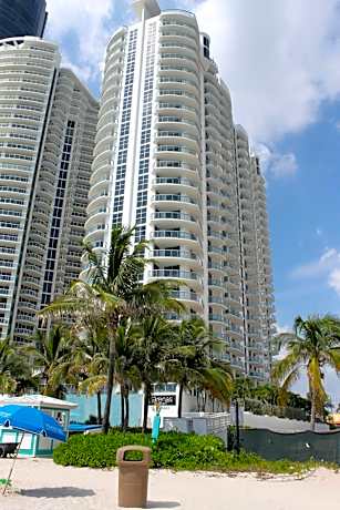 Marenas Beach Resort