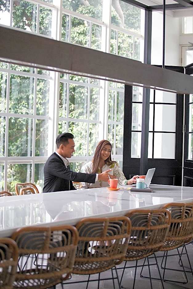 Kampi Hotel Tunjungan - Surabaya