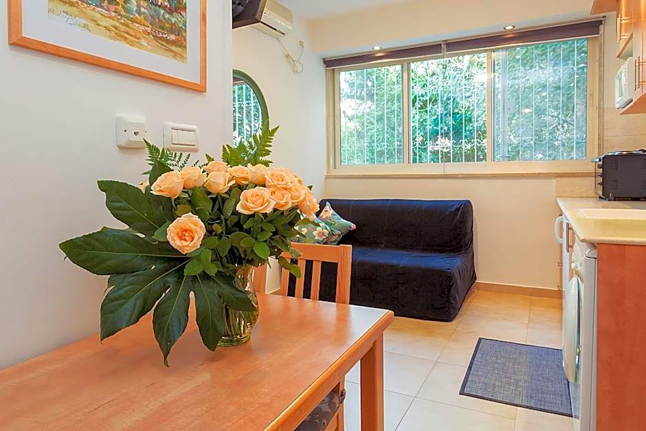 Colony Suites- Hananya St.