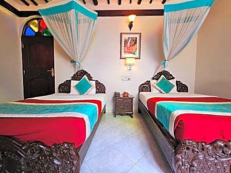 Twin Room with Pool View