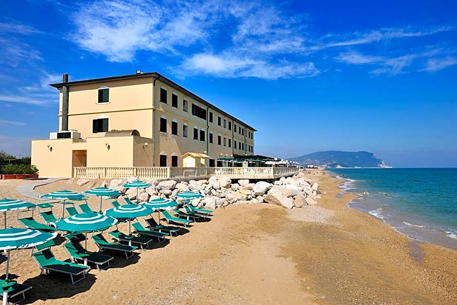 Hotel Brigantino Non Dista