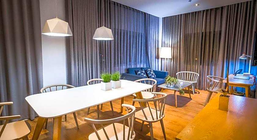 Avior Hotel