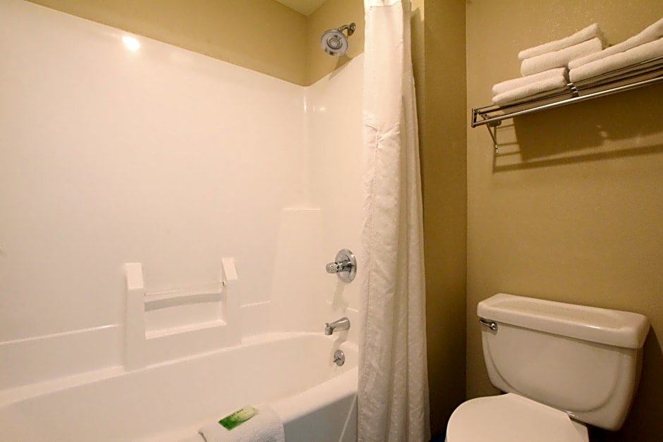 Holiday Inn Express Hotel & Suites Chicago-Libertyville By IHG