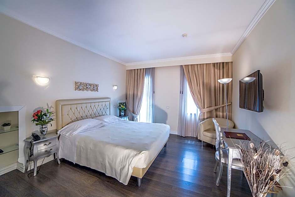 Photo 1 of 15 of Junior Suite, Jacuzzi®