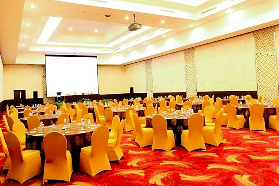 CLARO KENDARI (ex. Grand Clarion Hotel & Convention)