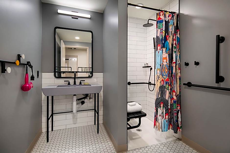 Moxy Portland Downtown