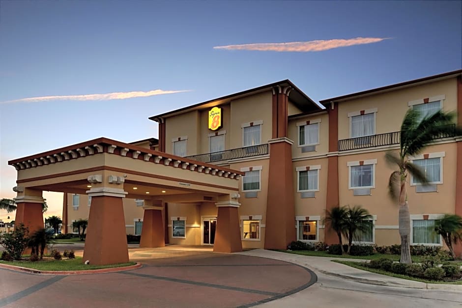 Super 8 by Wyndham Hidalgo/McAllen Area