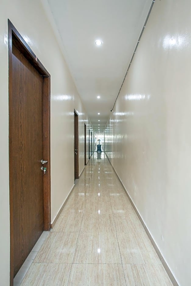 Capital O 134 Lg Residence