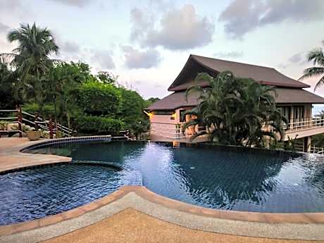 Two-Bedroom Apartment with Ocean View