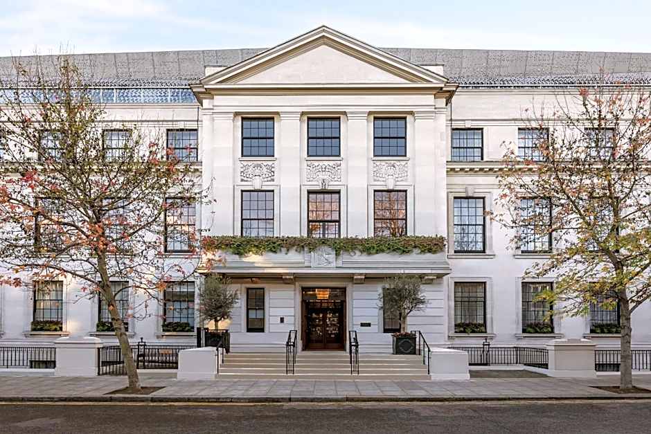 Town Hall Hotel & Apartments